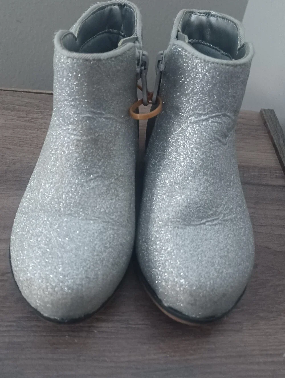 Cat & Jack Silver Sparkle Boots Sz 7 Toddler $10/4.99 Shipping